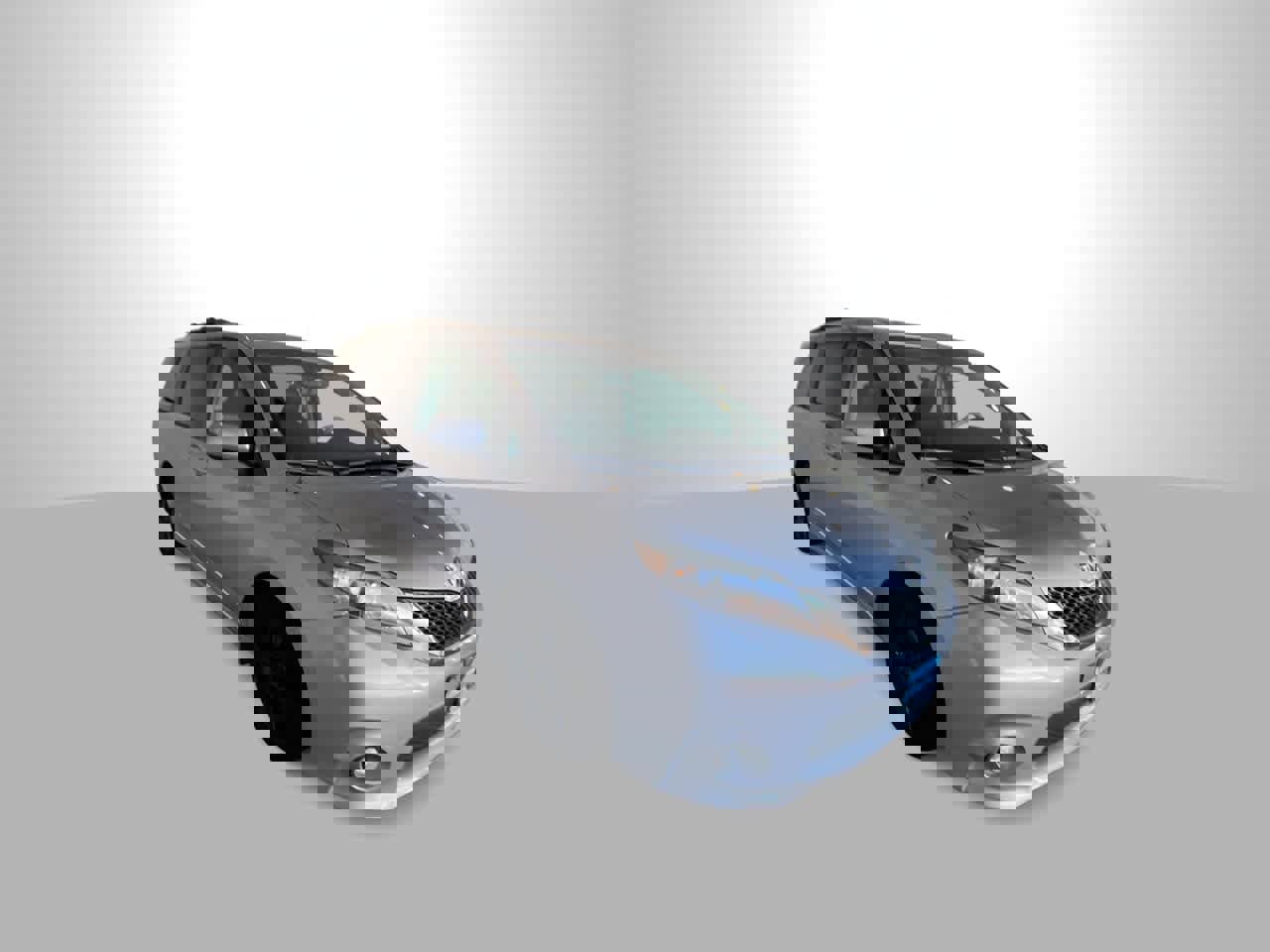 Used 2012 Toyota Sienna SE image 2