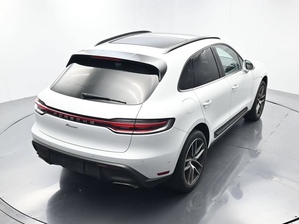 Certified 2023 Porsche Macan AWD/4WD image 34