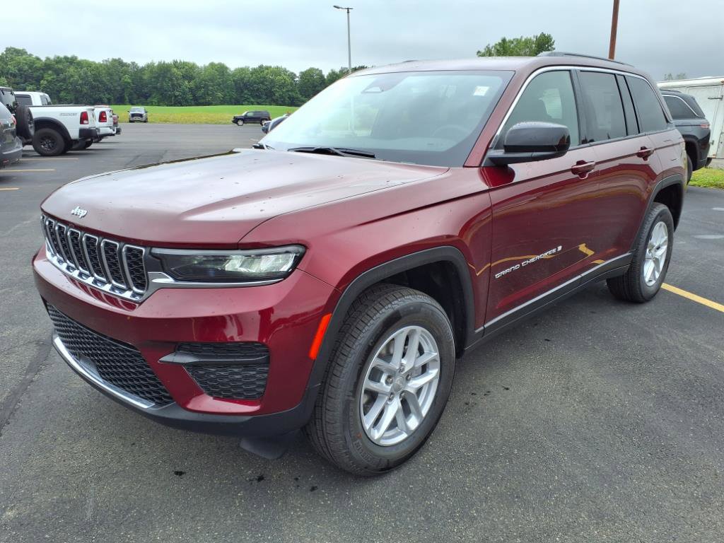 New 2025 Jeep Grand Cherokee Laredo X image 1