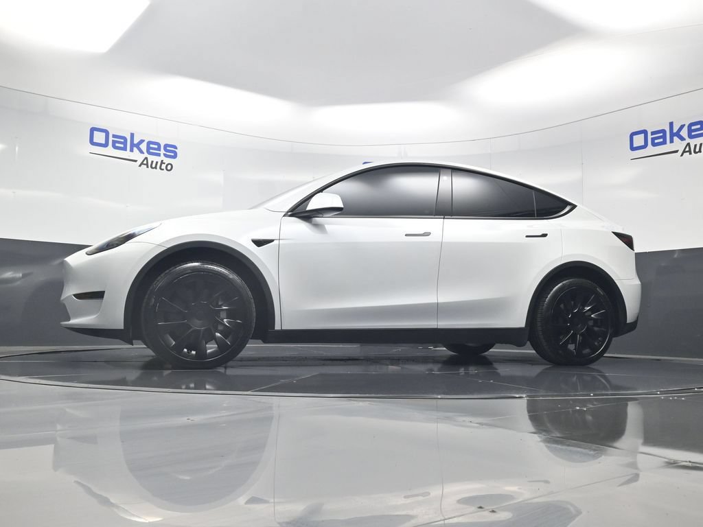 Used 2023 Tesla Model Y Long Range AWD/4WD image 38