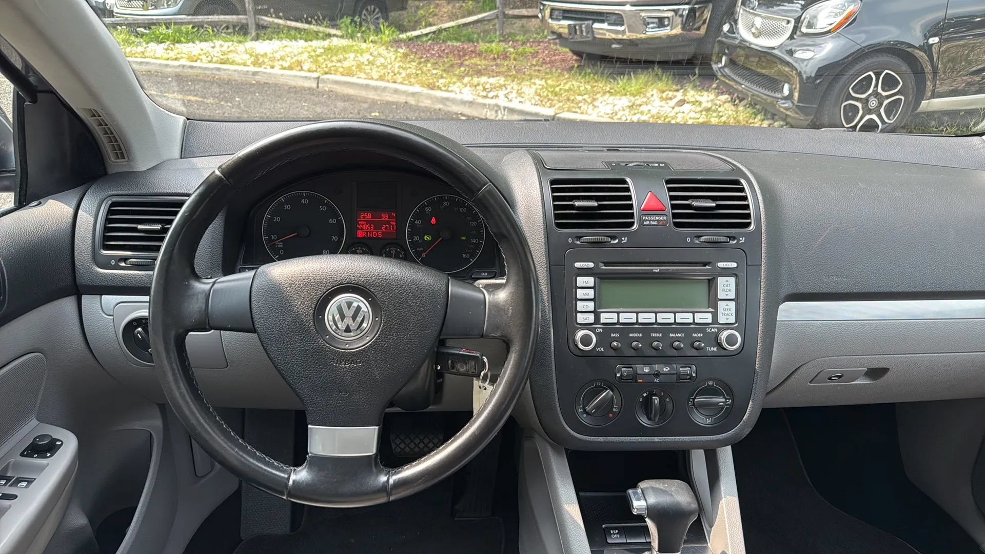 Used 2009 Volkswagen Jetta SE FWD image 17