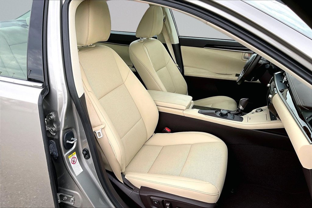 Used 2017 Lexus ES 350 w/ Premium Package FWD image 7