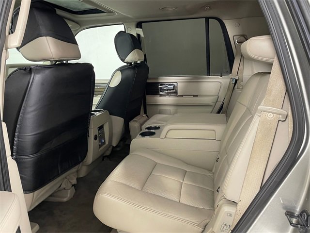 Used 2008 Lincoln Navigator 4WD image 16