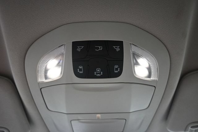 Used 2024 Chrysler Pacifica Limited FWD image 38