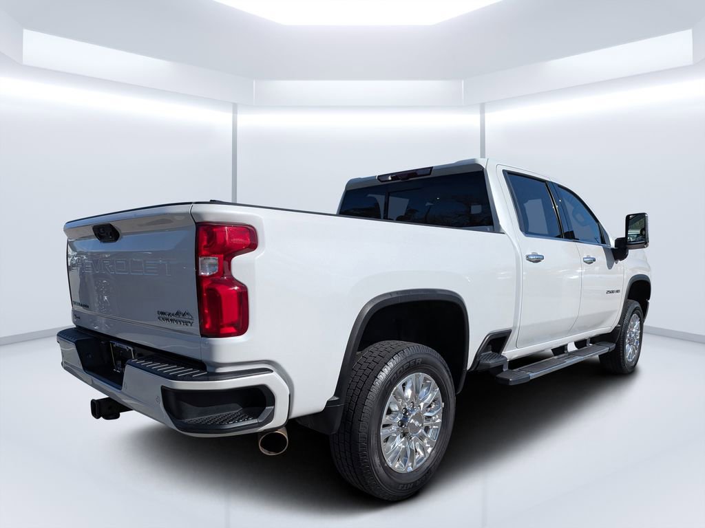 Used 2020 Chevrolet Silverado 2500 High Country image 3