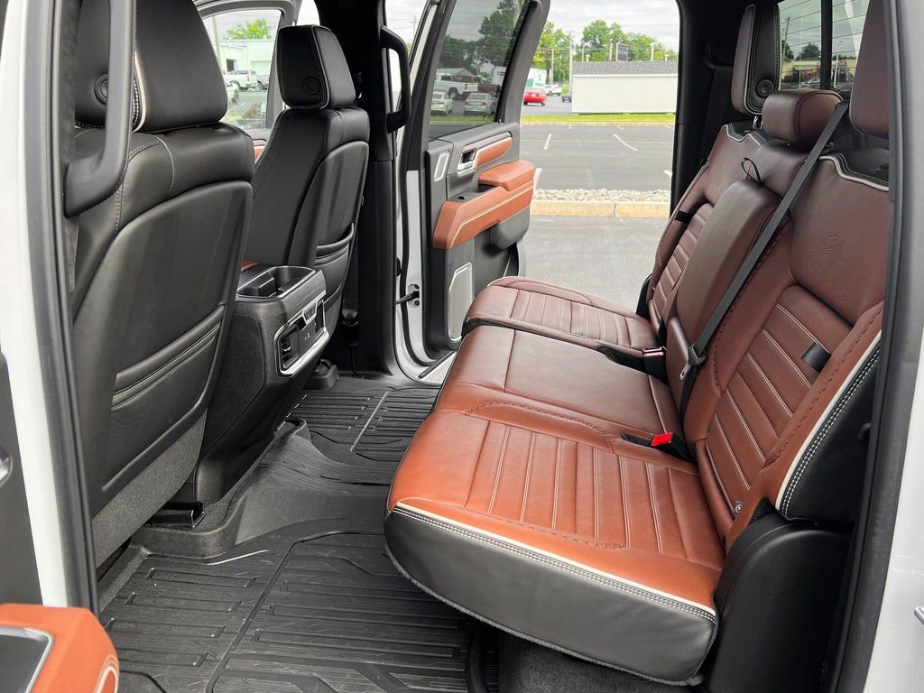 Used 2024 GMC Sierra 3500 Denali Ultimate image 12