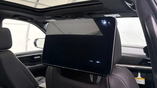 New 2026 Chevrolet Suburban Premier AWD/4WD image 34