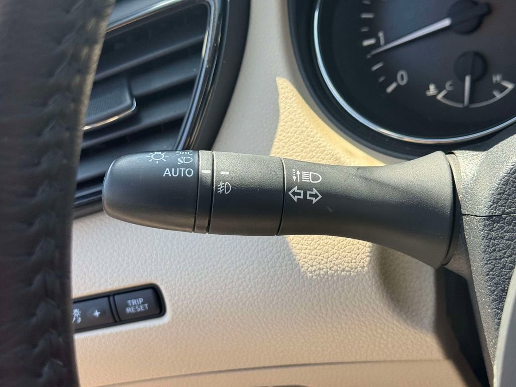 Used 2017 Nissan Rogue SL AWD/4WD image 22