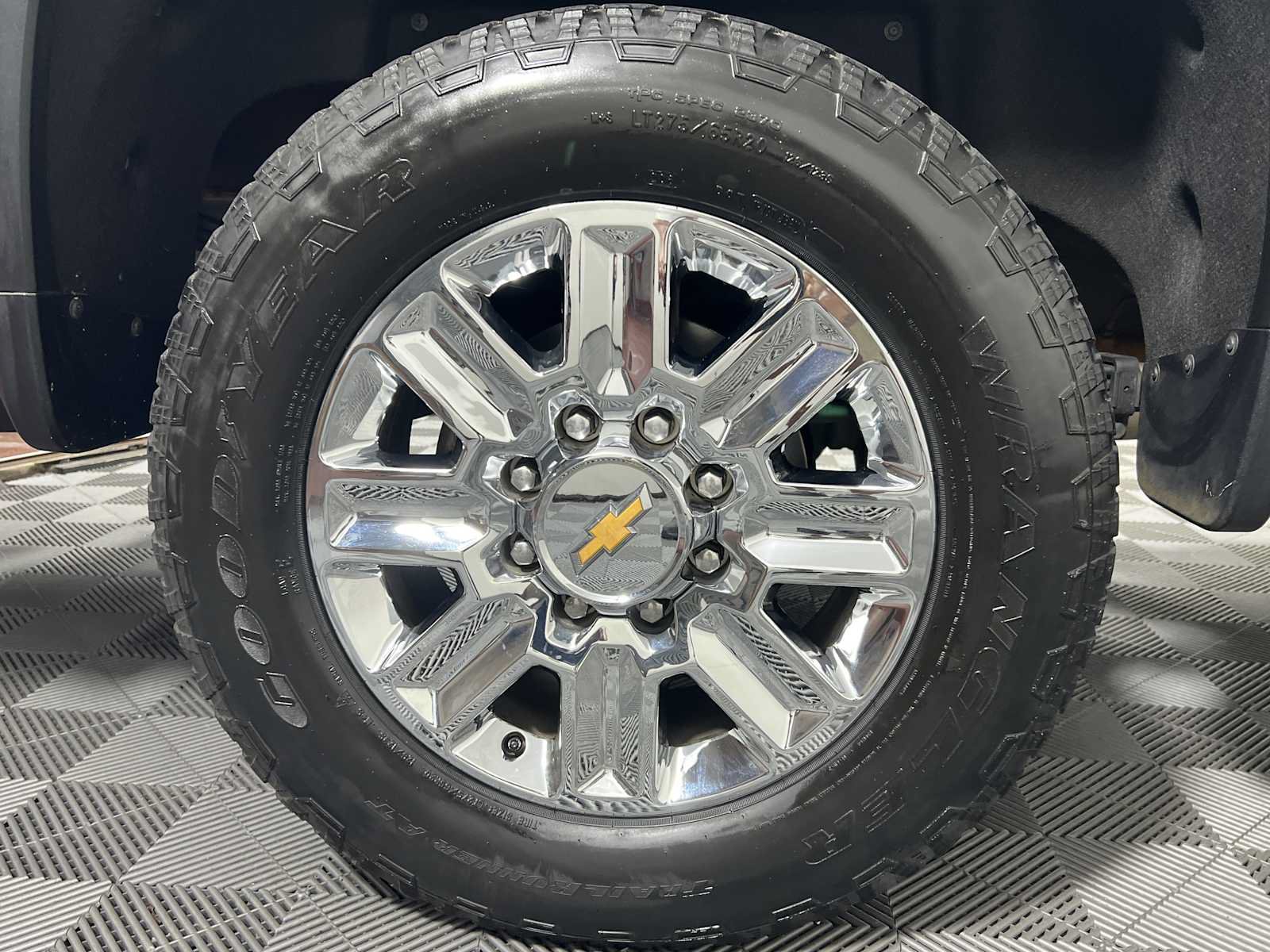 Used 2024 Chevrolet Silverado 2500 High Country w/ LPO, Dark Essentials Package AWD/4WD image 21
