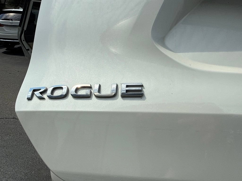 Used 2020 Nissan Rogue SV AWD/4WD image 17