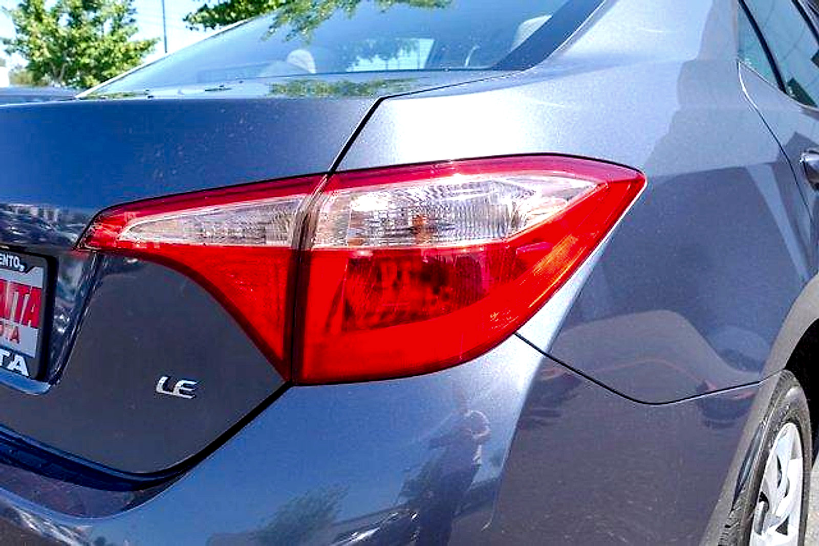Used 2019 Toyota Corolla LE w/ Carpet Mat Package (TMS) FWD image 5