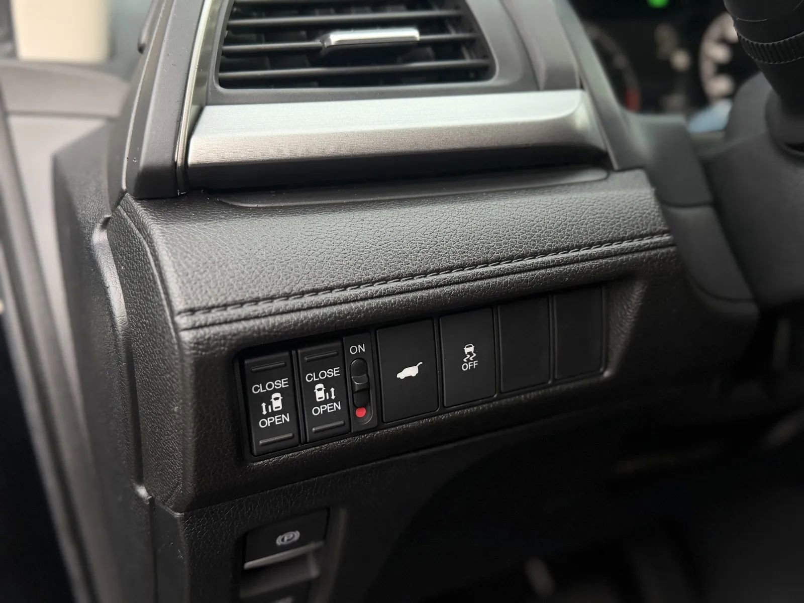 Used 2025 Honda Odyssey EX-L image 28