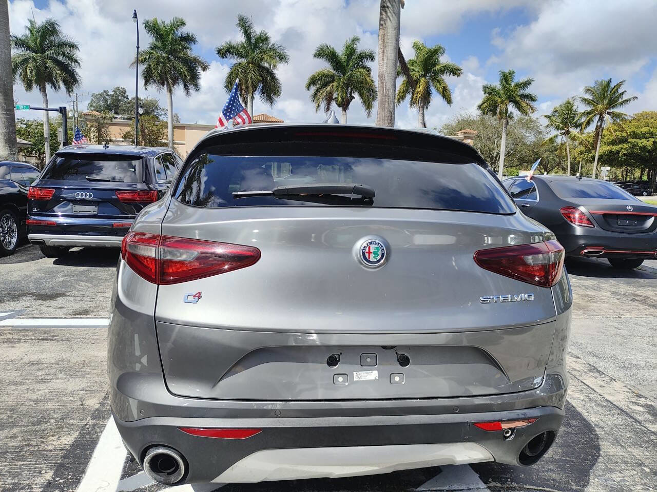 Used 2018 Alfa Romeo Stelvio Ti AWD/4WD image 9