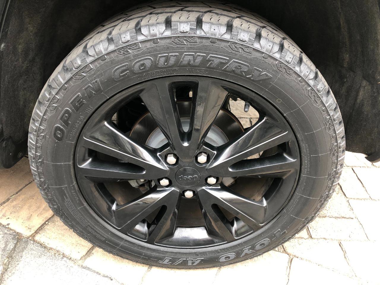 Used 2012 Jeep Grand Cherokee Altitude image 9