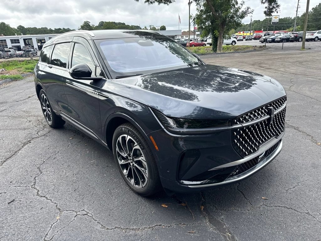 Used 2024 Lincoln Nautilus Reserve AWD/4WD image 11