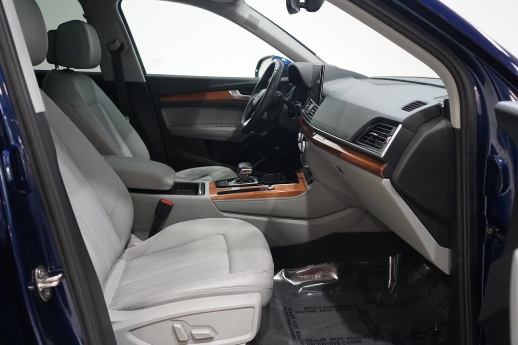Used 2022 Audi Q5 2.0T Premium Plus w/ Premium Plus Package AWD/4WD image 14