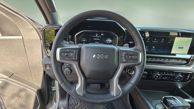 Used 2024 Chevrolet Silverado 1500 LT Trail Boss w/ Convenience Package II image 11