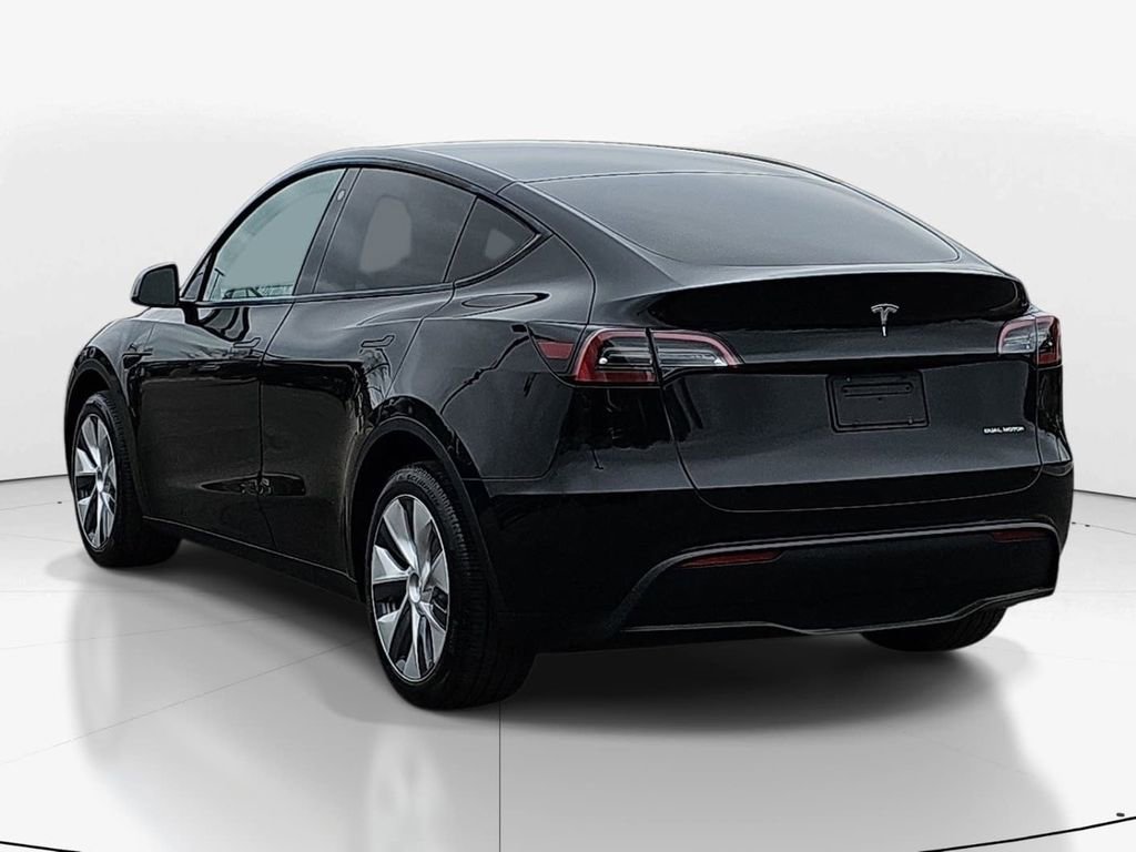 Used 2023 Tesla Model Y Long Range image 7