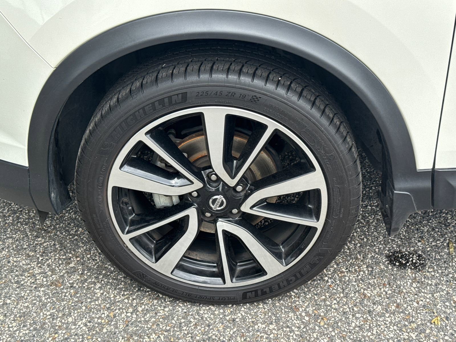 Used 2017 Nissan Rogue Sport SL w/ SL Premium Package FWD image 11