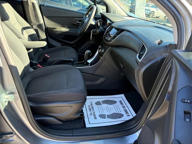 Used 2020 Chevrolet Trax LT image 14
