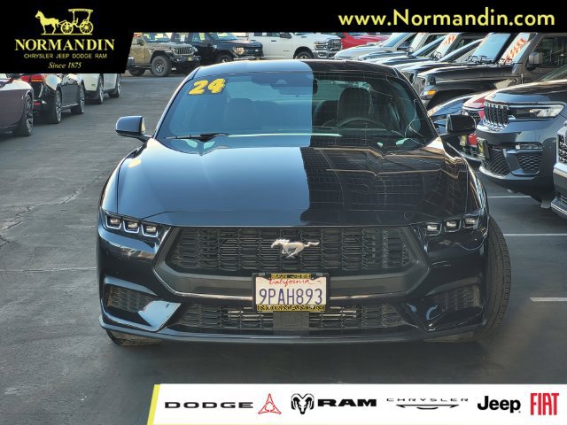Used 2024 Ford Mustang Coupe RWD image 2