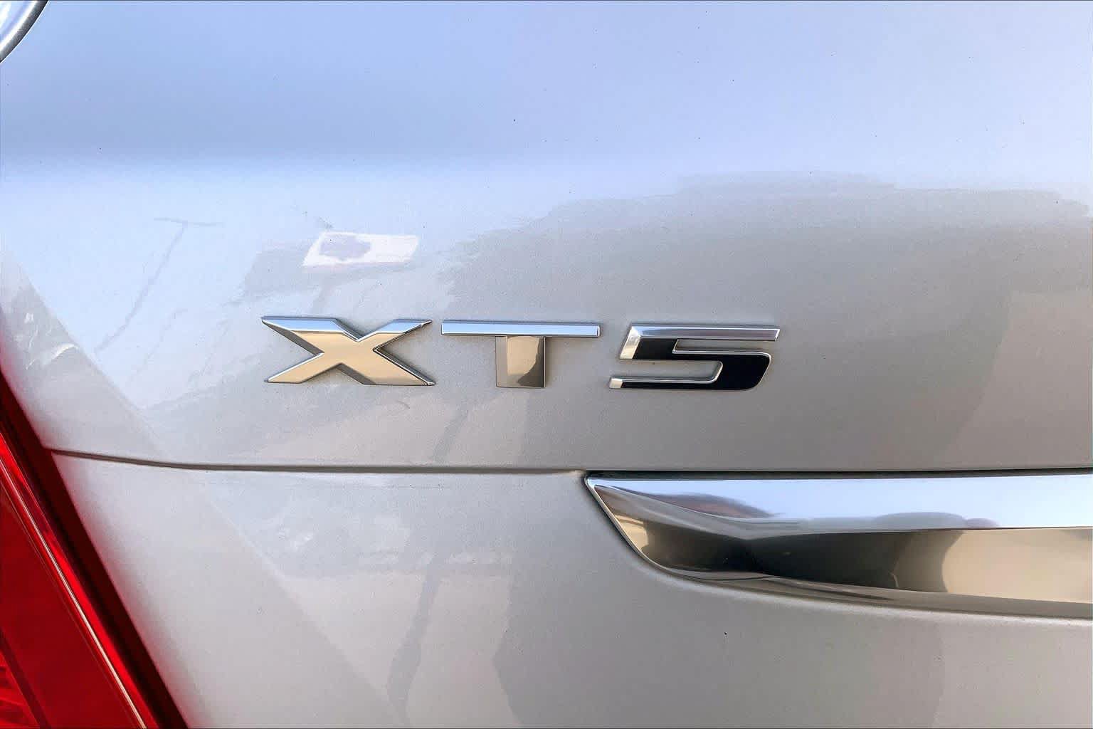 Used 2017 Cadillac XT5 FWD image 33