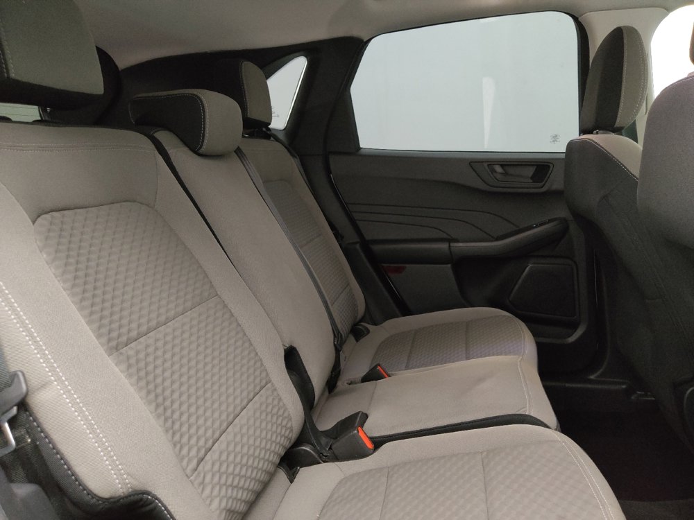Used 2022 Ford Escape SE image 19