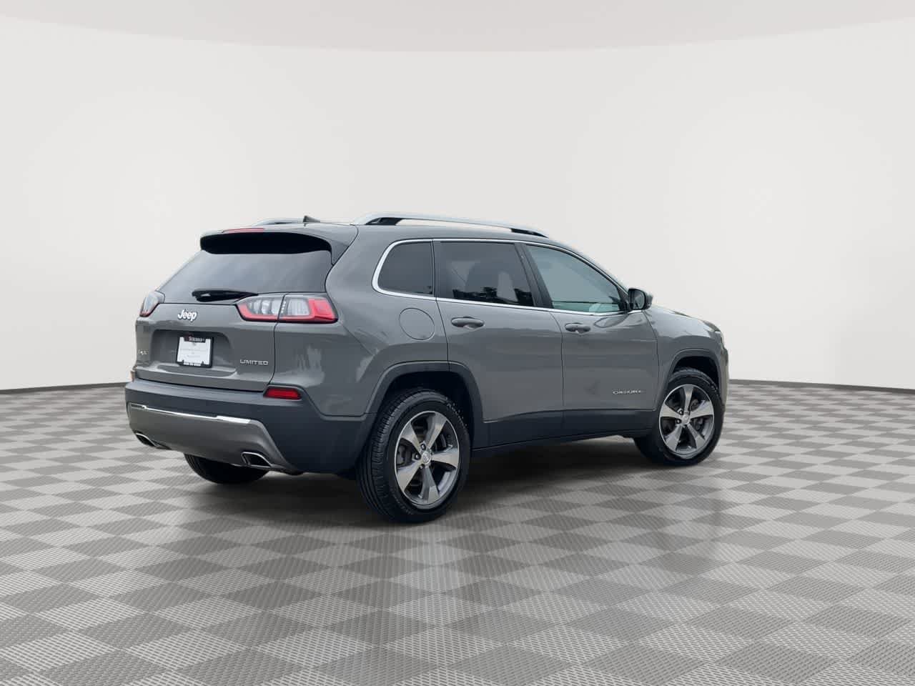 Used 2019 Jeep Cherokee Limited AWD/4WD image 8