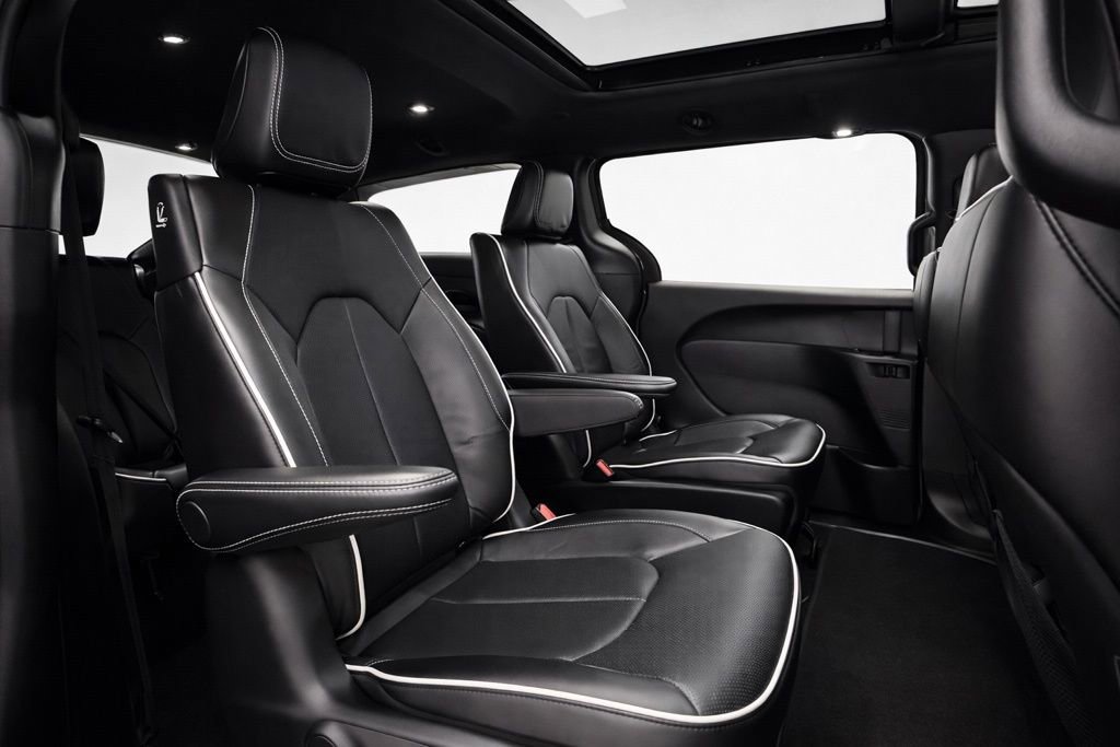 Used 2023 Chrysler Pacifica Limited w/ S Appearance Package image 20