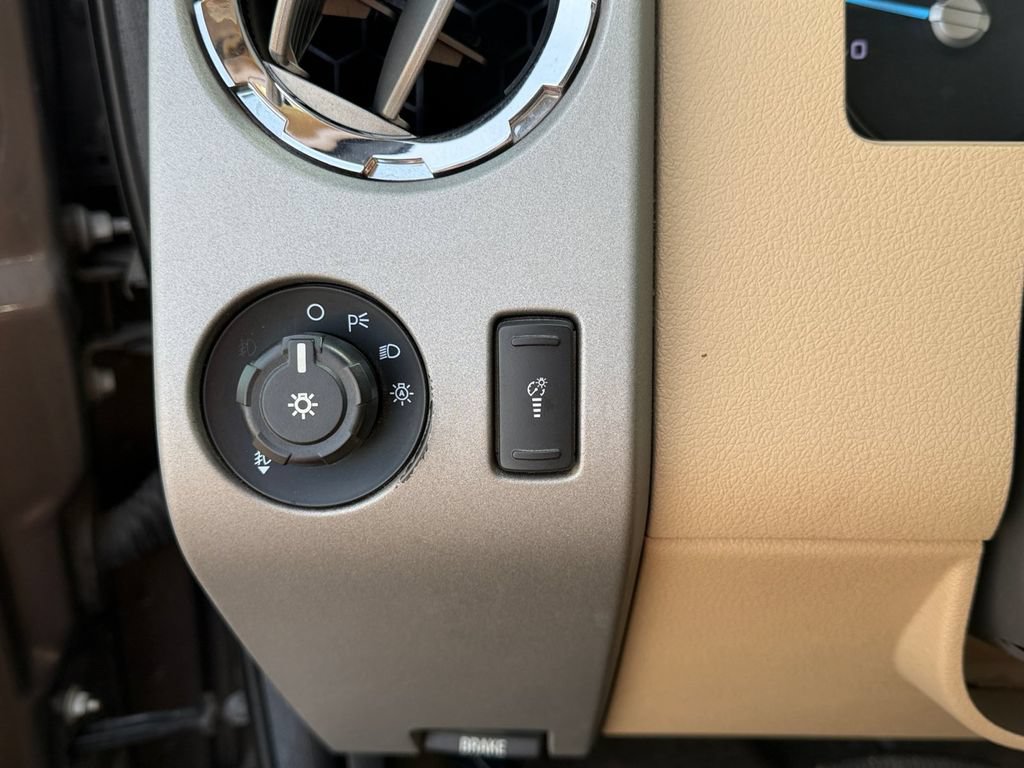 Used 2015 Ford F250 Lariat AWD/4WD image 28