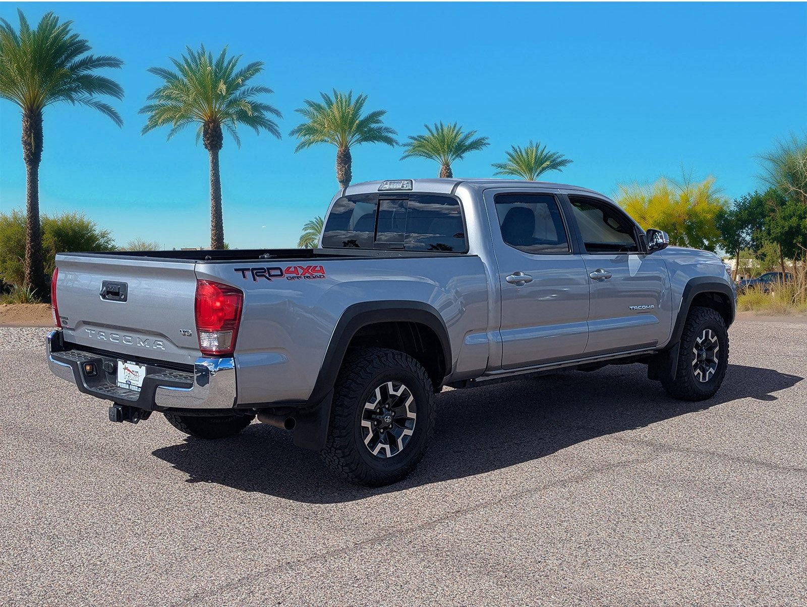 Used 2017 Toyota Tacoma TRD Off-Road w/ Tow Package image 5