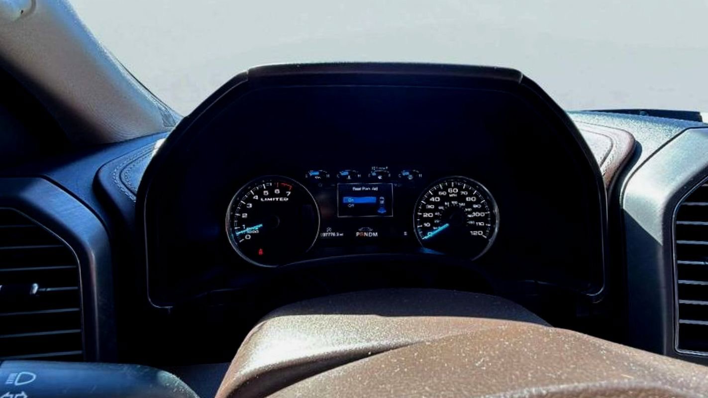 Used 2019 Ford F150 Limited w/ Trailer Tow Package image 11