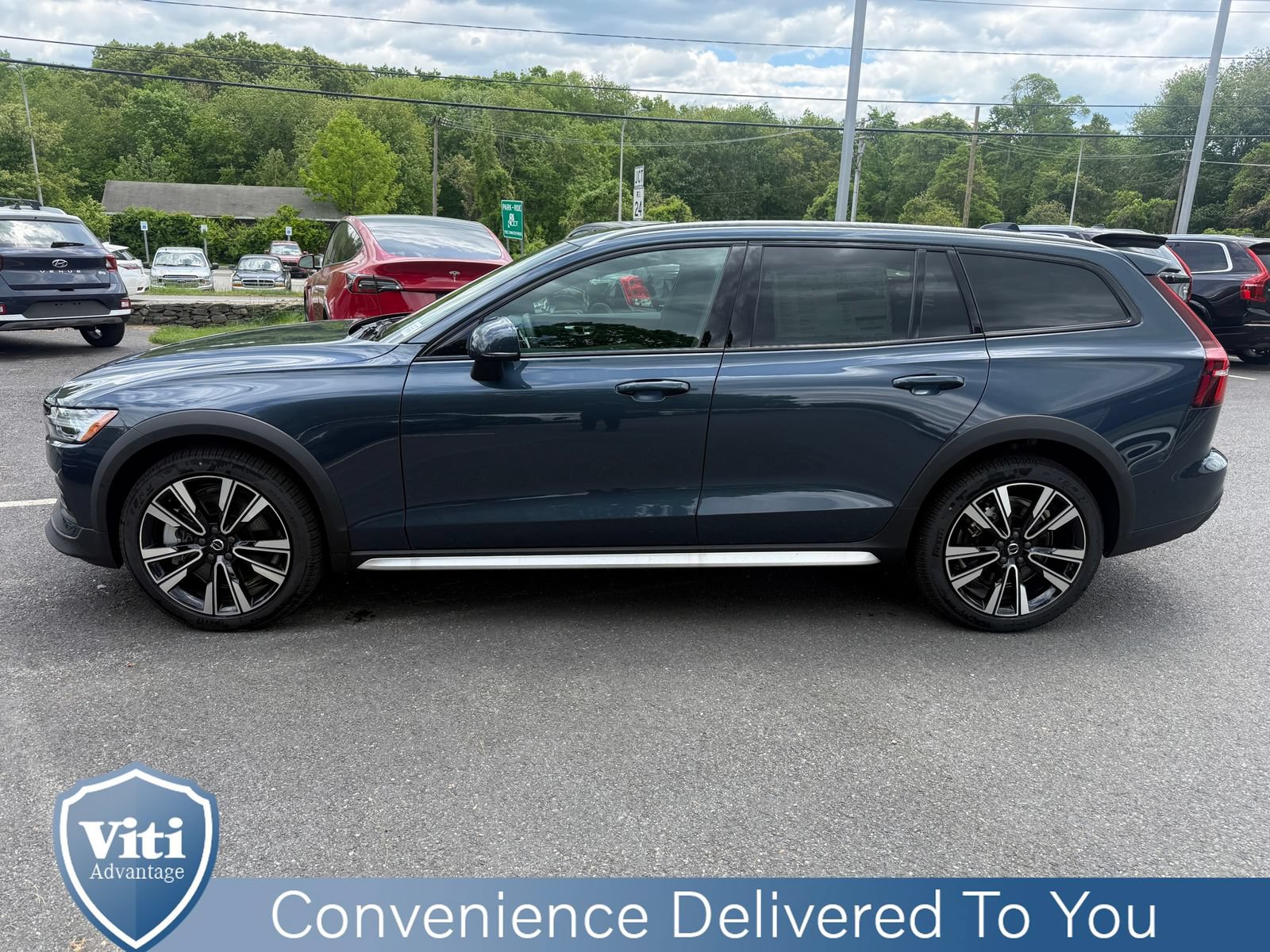 New 2026 Volvo V60 B5 Cross Country Ultra w/ Protection Package Premier AWD/4WD image 5