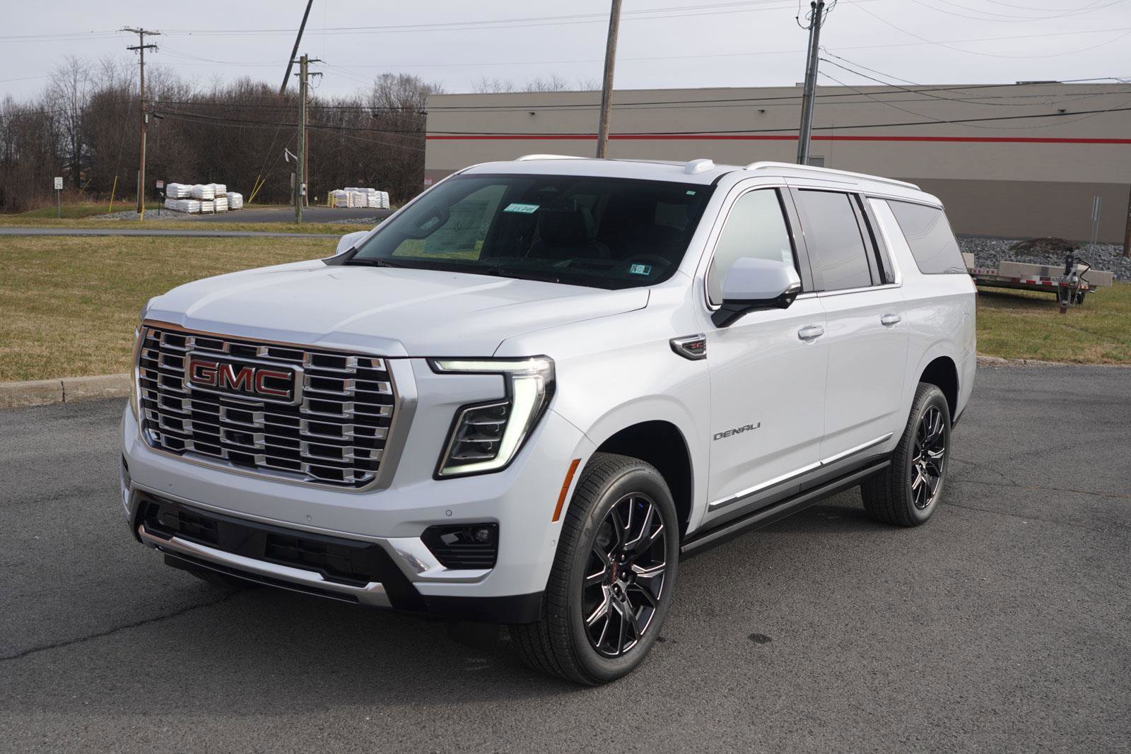 New 2026 GMC Yukon XL Denali w/ Sun & Power Step Package image 8