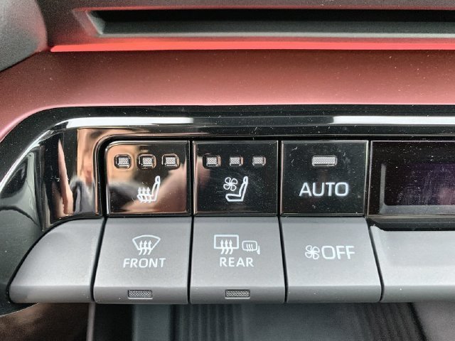 New 2026 Toyota Prius Plug-In Hybrid w/ Limited Premium Package FWD image 28