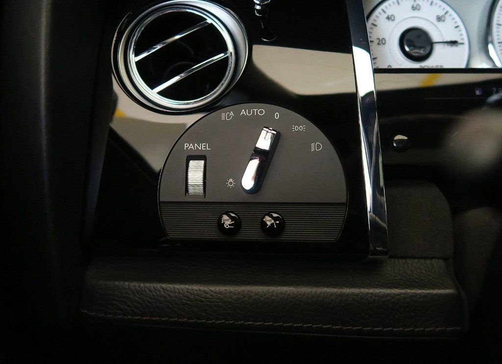 Used 2013 Rolls-Royce Ghost image 25