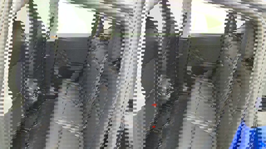 Used 2023 Tesla Model Y Long Range image 25