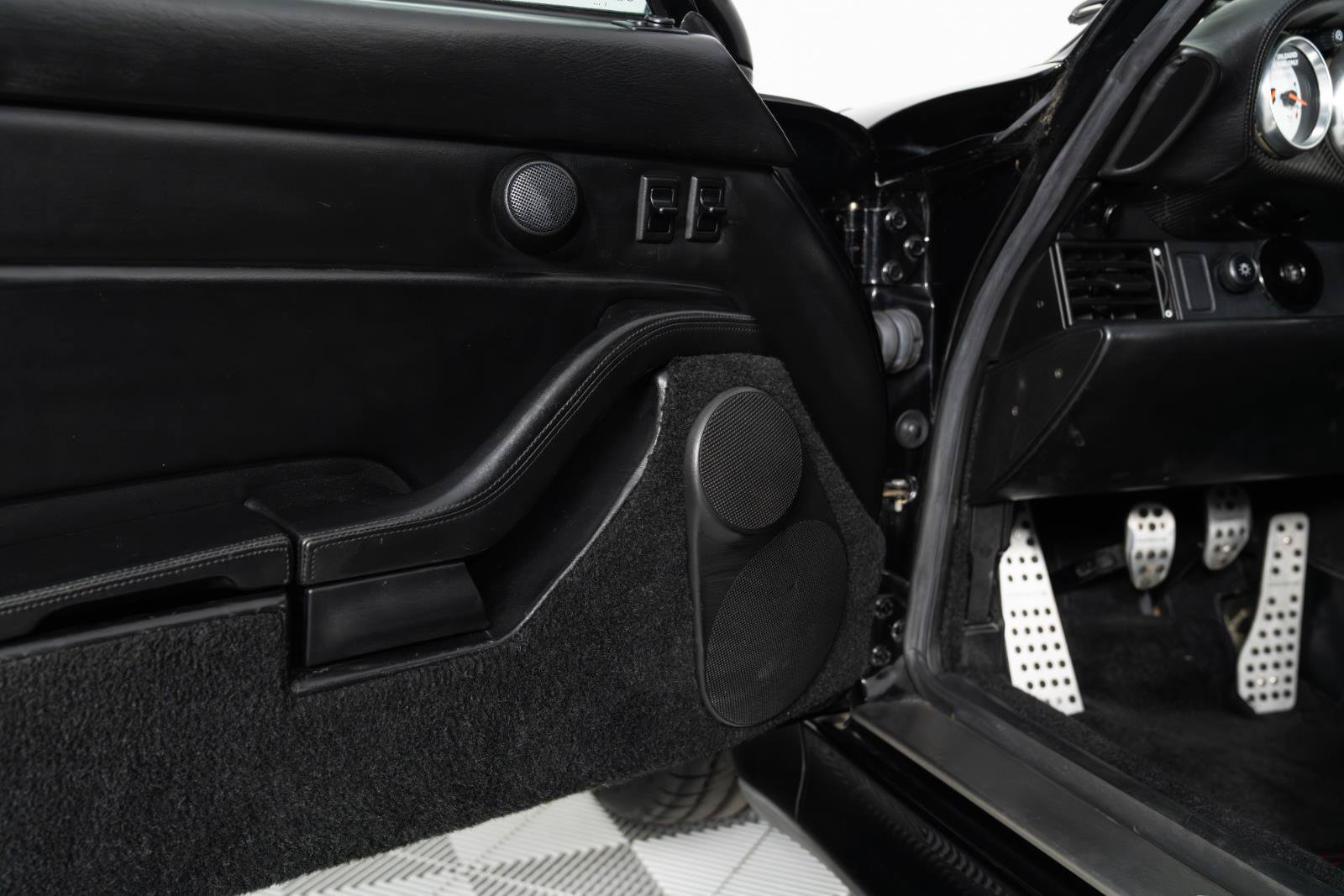 Used 1996 Porsche 911 Turbo RWD image 28