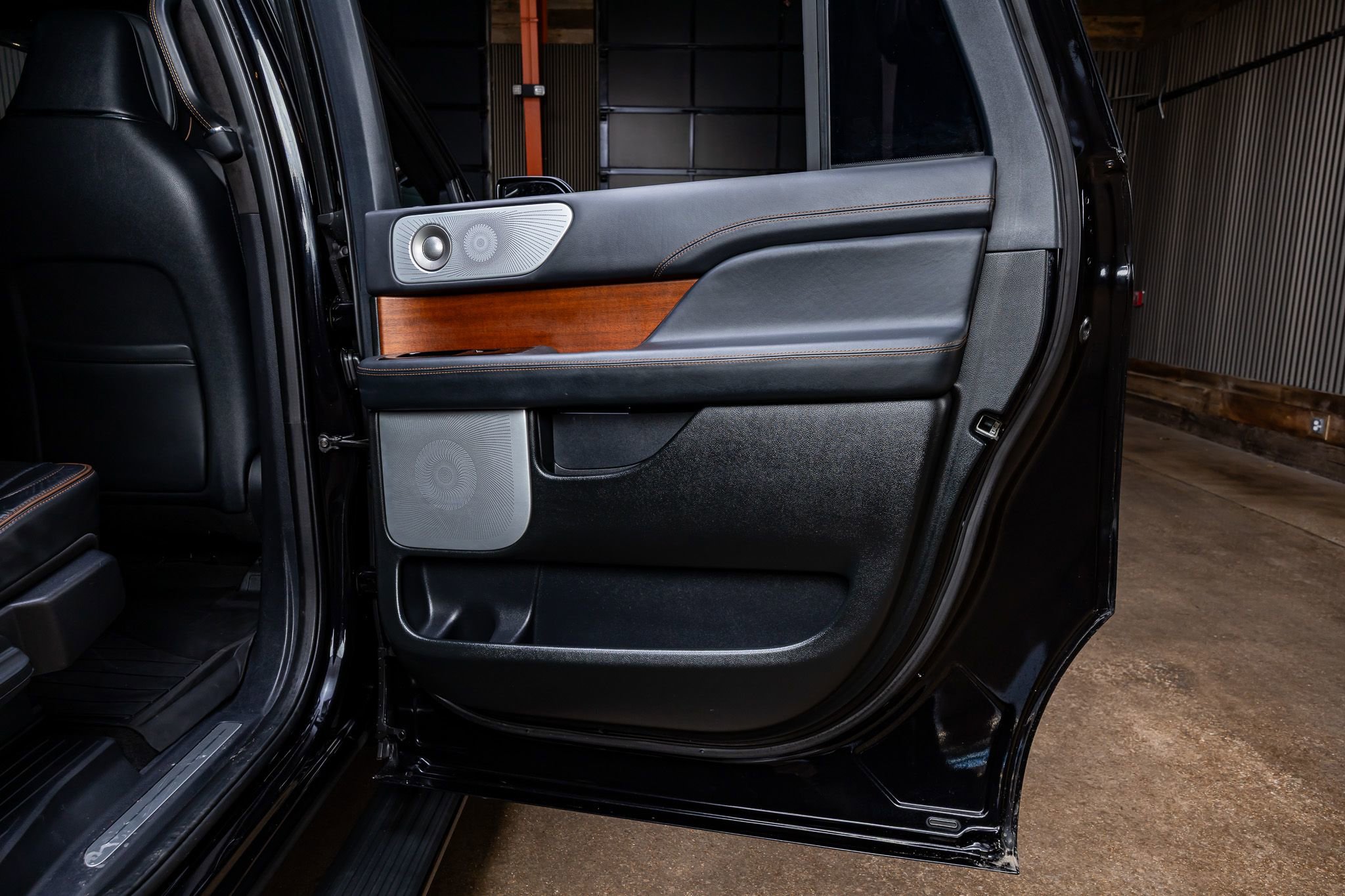 Used 2024 Lincoln Navigator L Black Label image 41