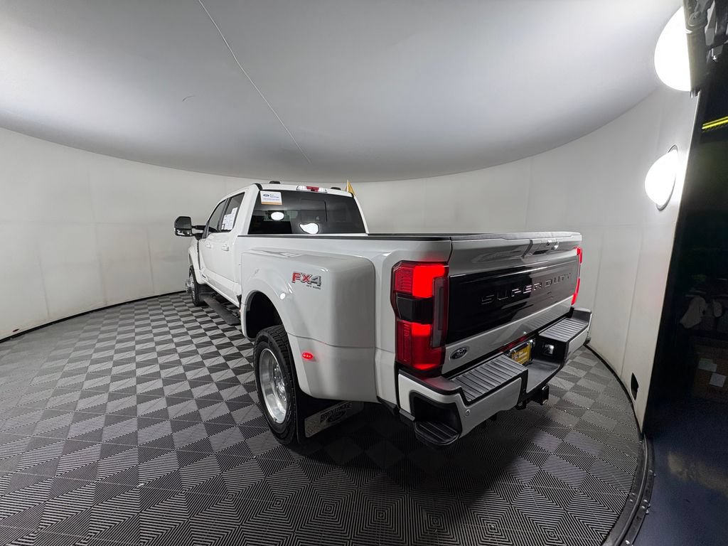 Used 2026 Ford F450 Platinum w/ FX4 Off-Road Package AWD/4WD image 3