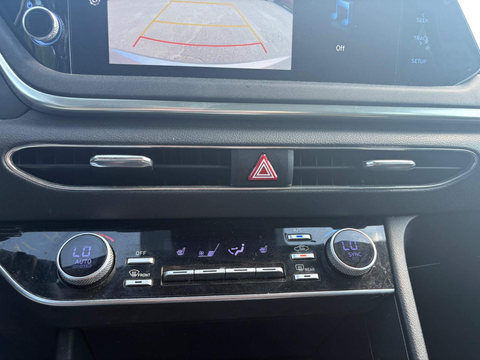 Used 2023 Hyundai Sonata SEL w/ Preferred Accessory Package FWD image 17