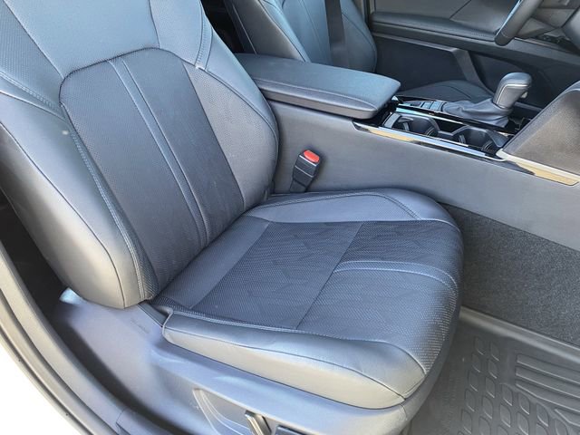 Used 2025 Toyota Camry XSE FWD image 11