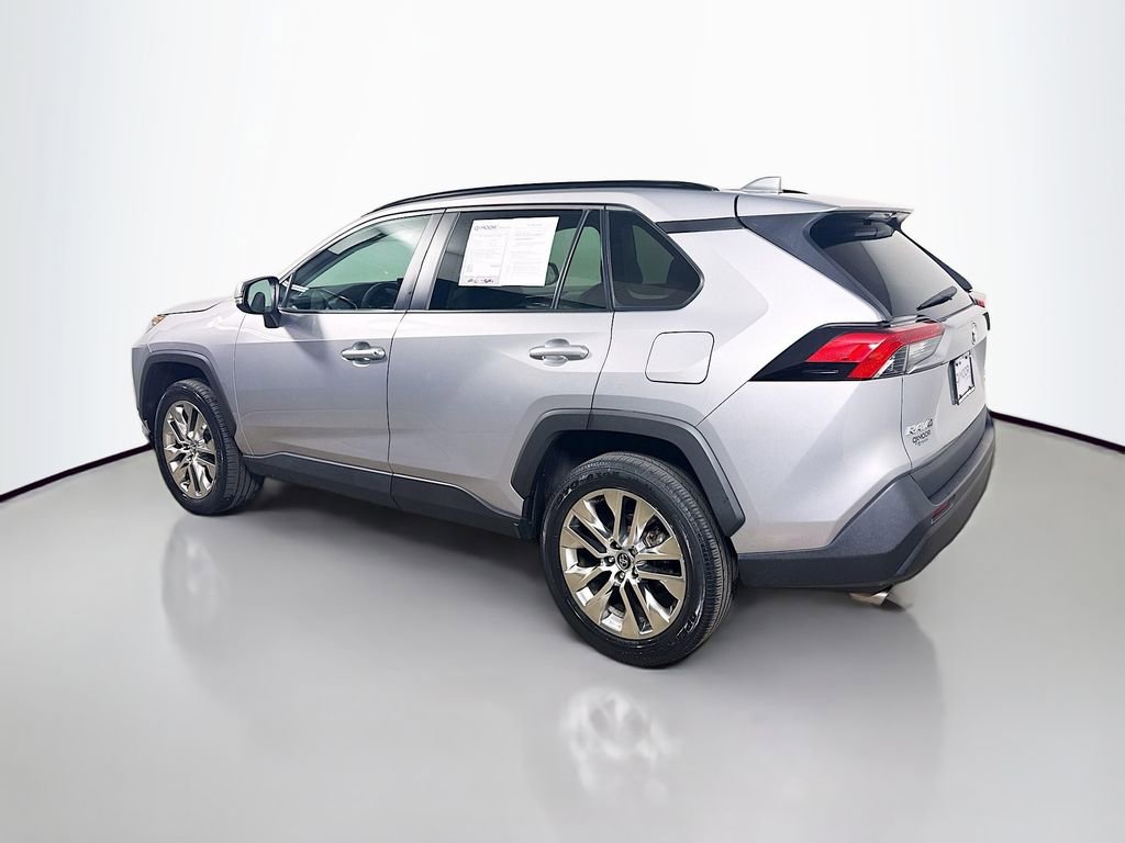 Certified 2021 Toyota RAV4 XLE Premium AWD/4WD image 5