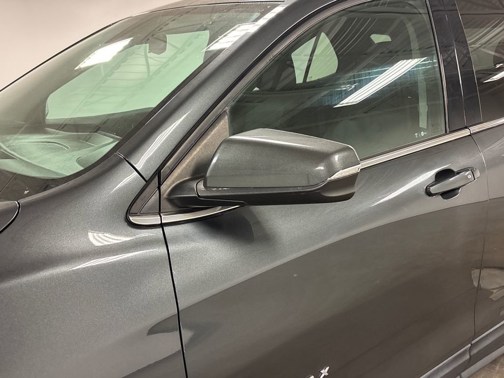 Used 2018 Chevrolet Equinox LT AWD/4WD image 14