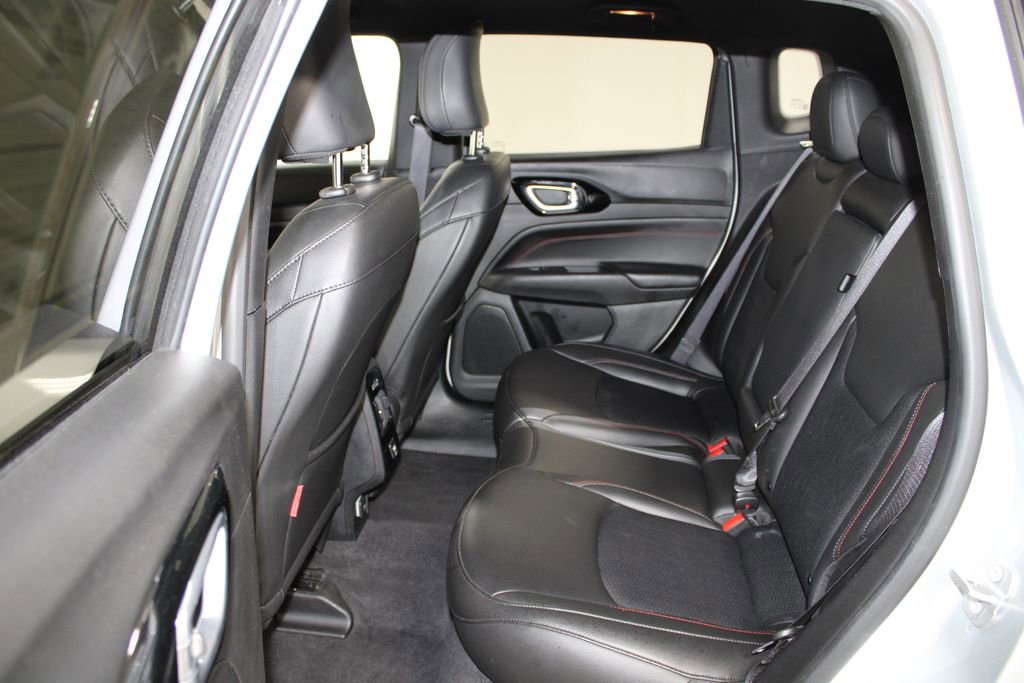 Used 2025 Jeep Compass Trailhawk image 23