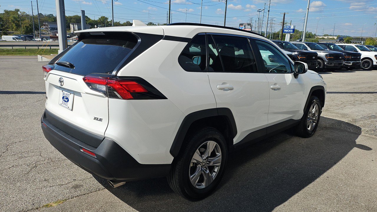 Used 2023 Toyota RAV4 XLE image 6