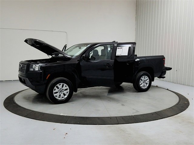 Used 2022 Nissan Frontier SV w/ Graphics Package image 11