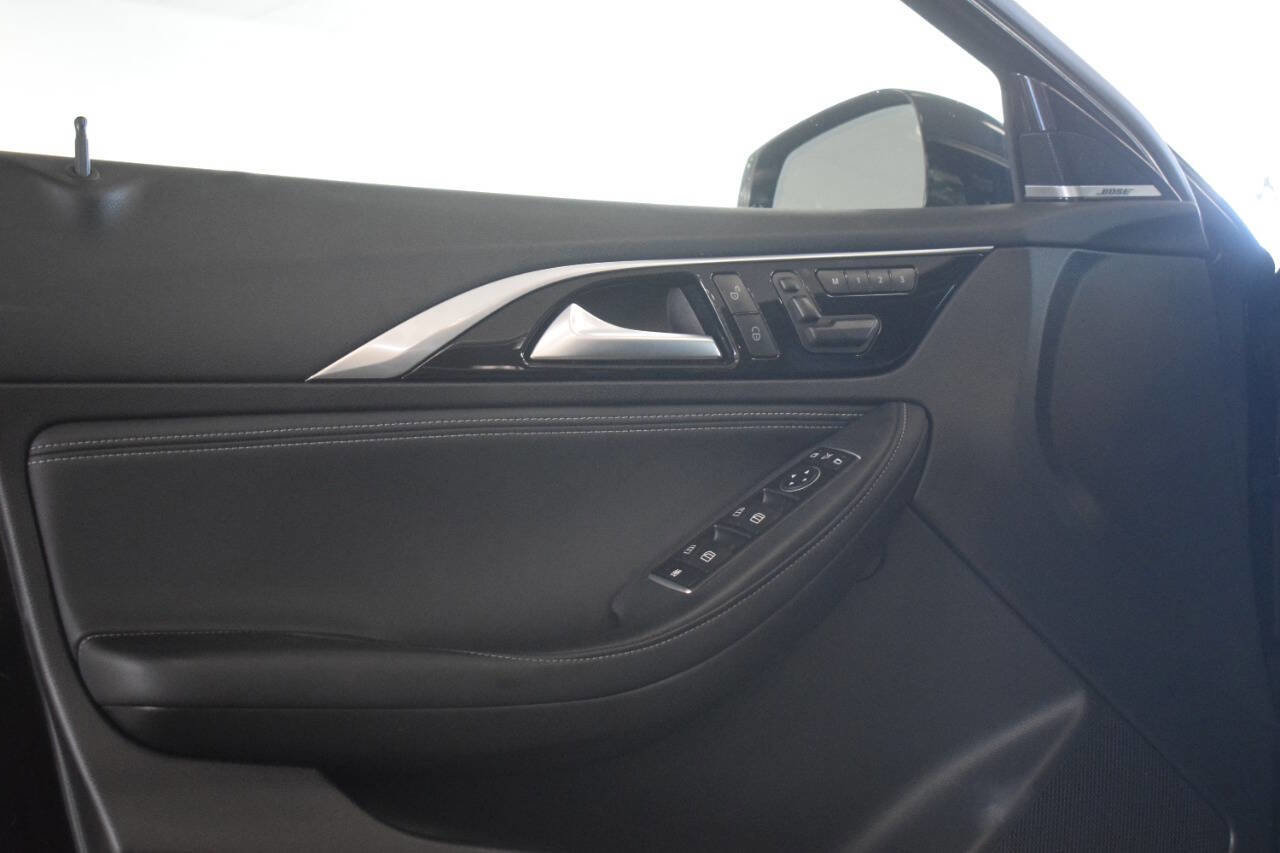 Used 2018 INFINITI QX30 Premium w/ Navigation Package image 32