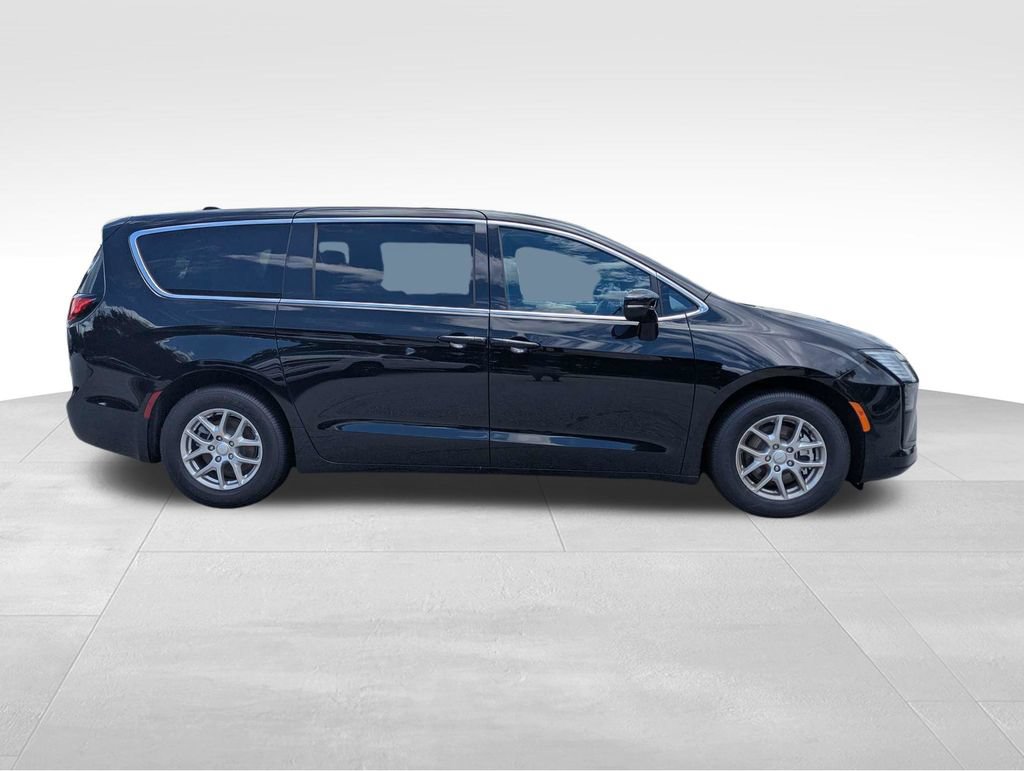 New 2027 Chrysler Pacifica Select w/ Family Tech Group FWD image 3