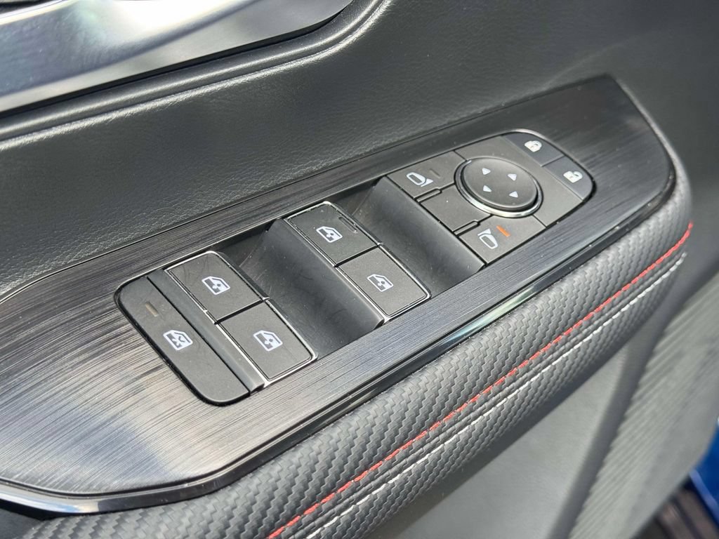 Used 2026 Nissan Kicks SR w/ Cold Weather Package AWD/4WD image 16